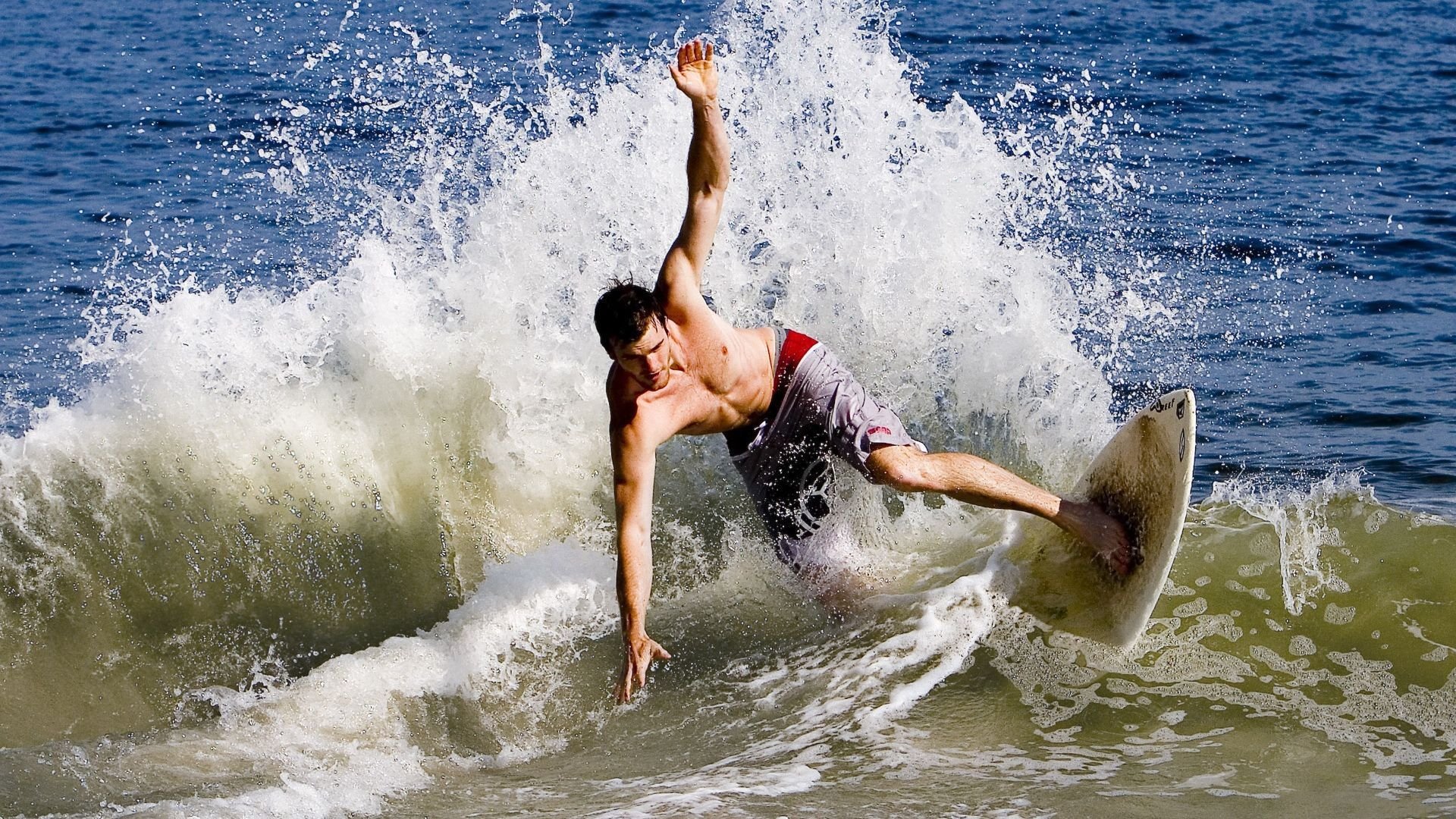 瑞士骑手马丁·福克斯荣获2024年最佳障碍赛骑手奖，表彰其卓越表现。